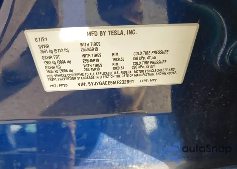 2021 Tesla Model Y Long Range Dual Motor All-Wheel Drive z USA, uszkodzony, nr VIN 5YJYGAEE5MF232691